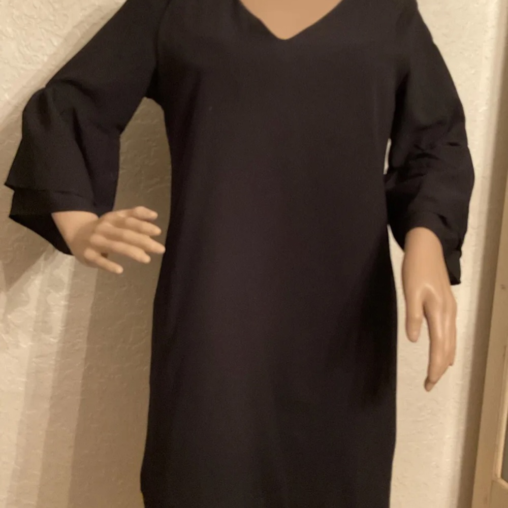 Belongsci Black Bell Sleeve Dress. NEW!